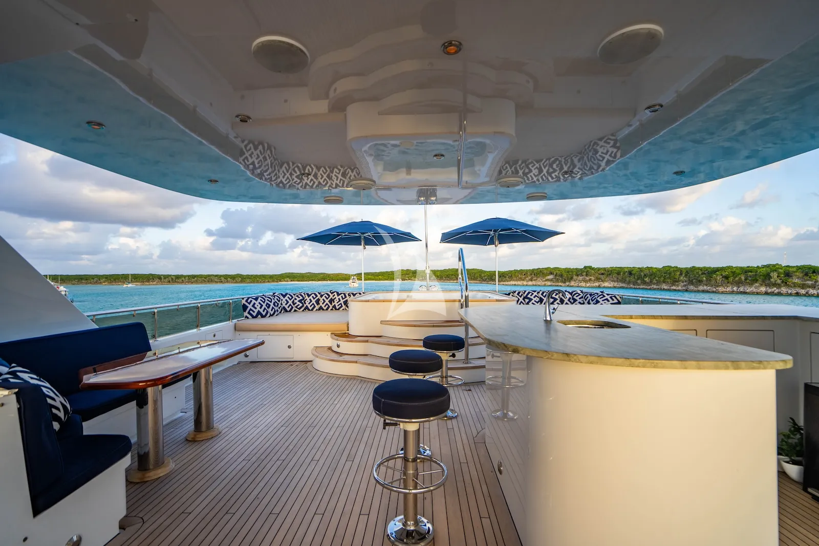 Charter Yacht AQUASITION - Trinity 142 - 5 Cabins - Cannes - Monaco - St Tropez - Nice - Antibes - French Riviera