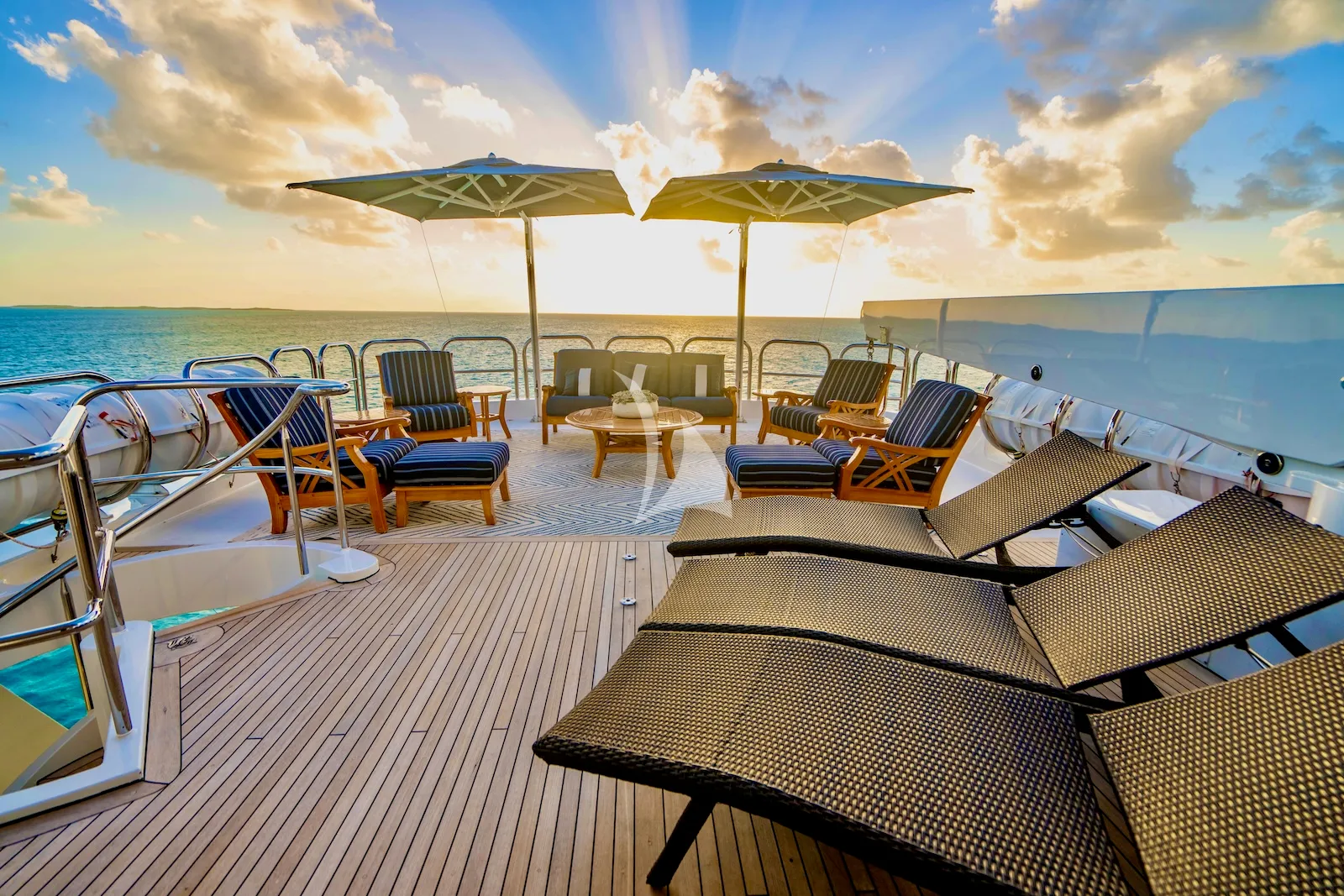 Charter Yacht AQUASITION - Trinity 142 - 5 Cabins - Cannes - Monaco - St Tropez - Nice - Antibes - French Riviera