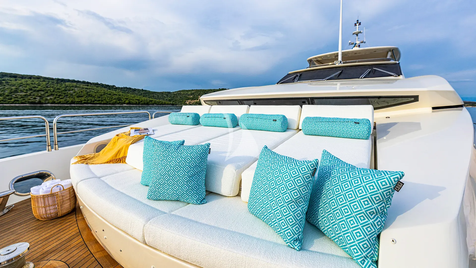 Charter Yacht ARAGO - Sunseeker 34m - 5 Cabins - Trogir - Split - Dubrovnik - Hvar - Croatia - Kotor - Montenegro