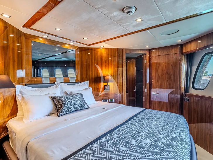 ARAGO Sunseeker 34m - VIP cabin 1 ARAGO Sunseeker 34m - VIP cabin 1