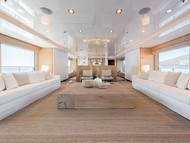 ZIA Ortona Navi 50m Saloon ZIA Ortona Navi 50m Saloon