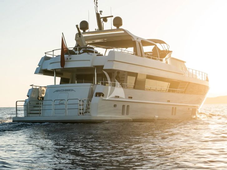 ARCHSEA HG Yachting 31m - aft shot ARCHSEA HG Yachting 31m - aft shot