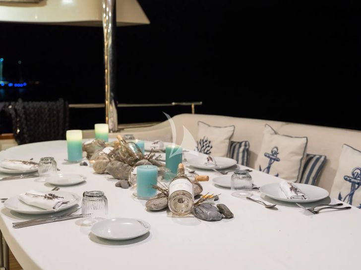 ARCHSEA HG Yachting 31m - alfresco dinner set up ARCHSEA HG Yachting 31m - alfresco dinner set up