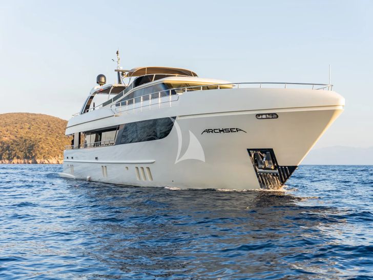 ARCHSEA HG Yachting 31m - bow shot ARCHSEA HG Yachting 31m - bow shot