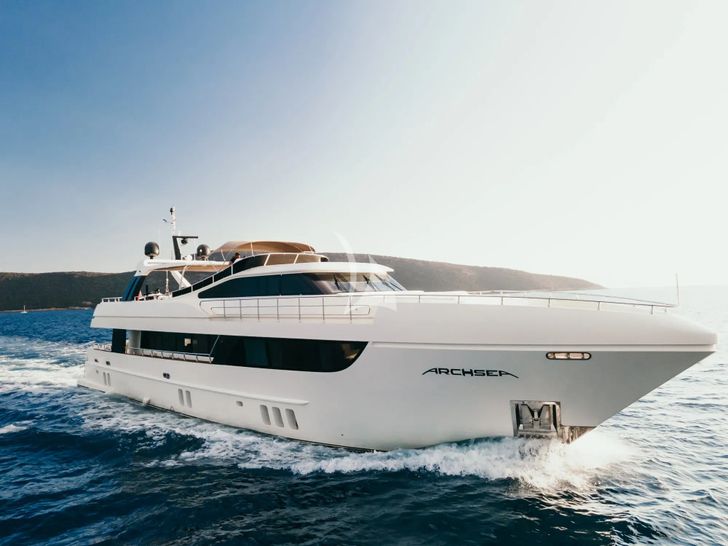 ARCHSEA HG Yachting 31m - cruising side shot ARCHSEA HG Yachting 31m - cruising side shot