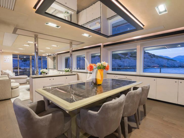 ARCHSEA HG Yachting 31m - dining table ARCHSEA HG Yachting 31m - dining table