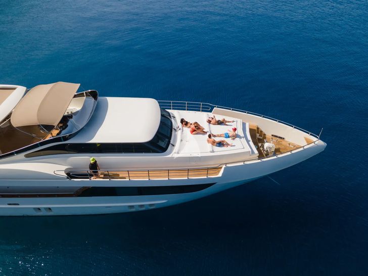 ARCHSEA HG Yachting 31m - foredeck ARCHSEA HG Yachting 31m - foredeck