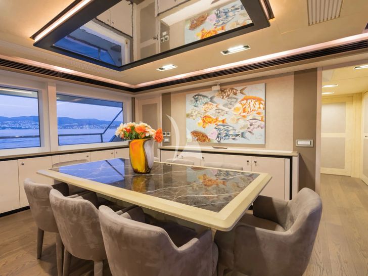 ARCHSEA HG Yachting 31m - indoor dining area ARCHSEA HG Yachting 31m - indoor dining area