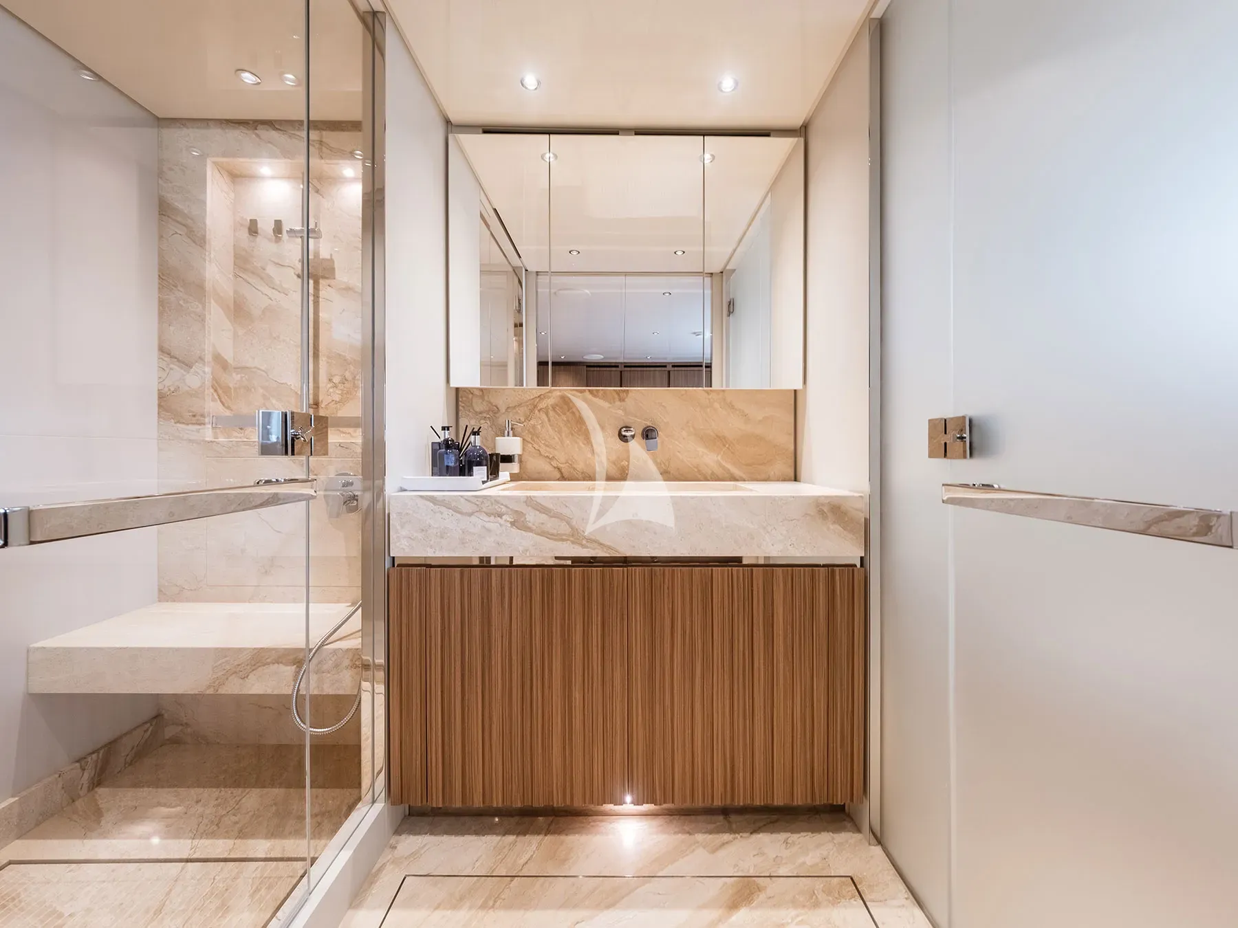 ARESYA Sanlorenzo SL120A - VIP cabin 1 bathroom