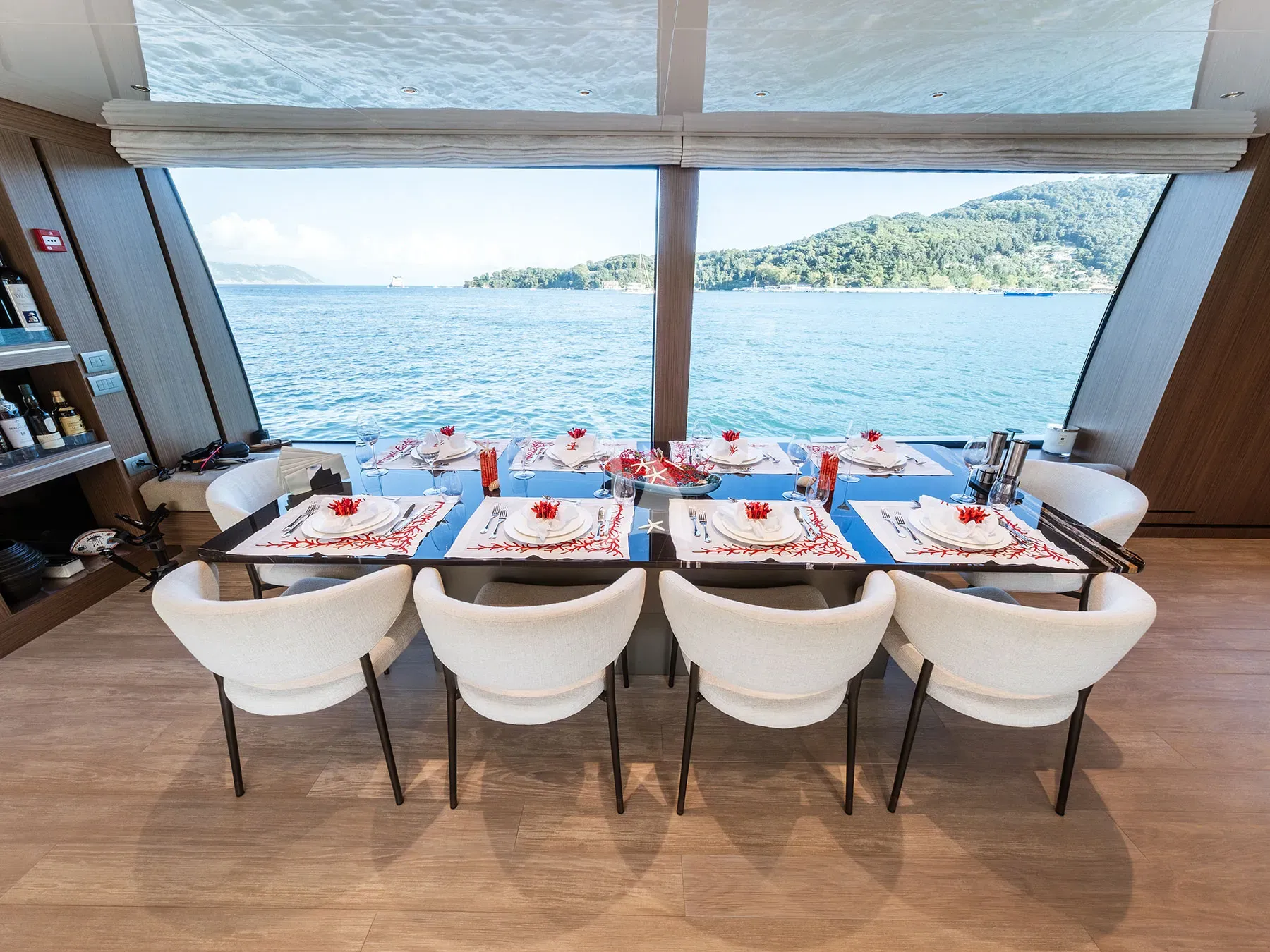 ARESYA Sanlorenzo SL120A - main dining area