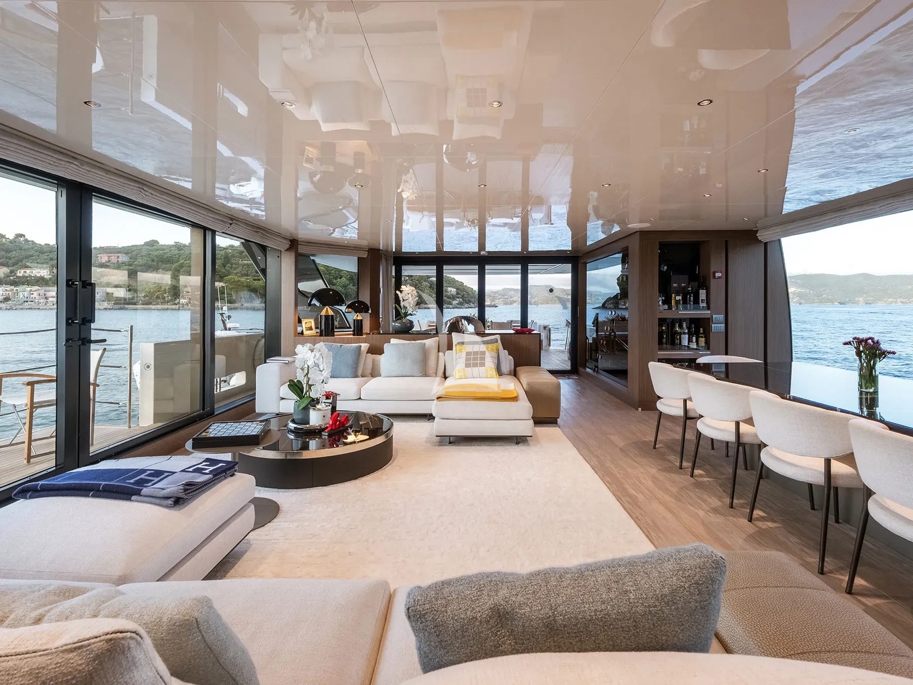 ARESYA Sanlorenzo SL120A - main saloon lounge