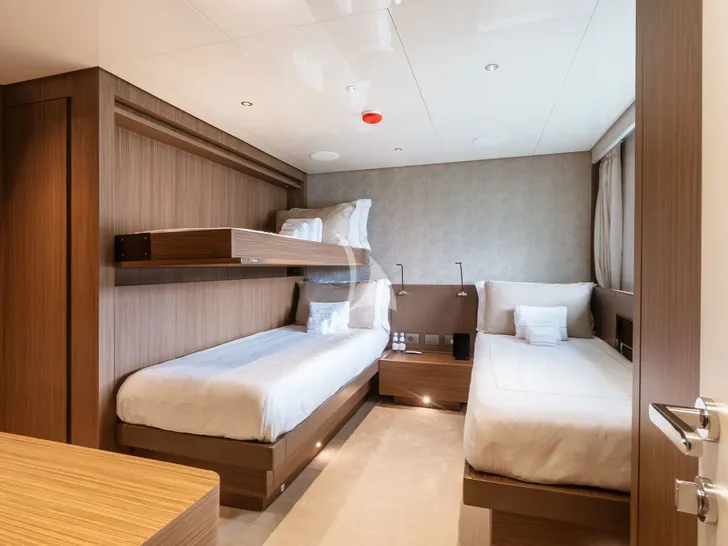 ARESYA Sanlorenzo SL120A - twin cabin with the Pullman down ARESYA Sanlorenzo SL120A - twin cabin with the Pullman down