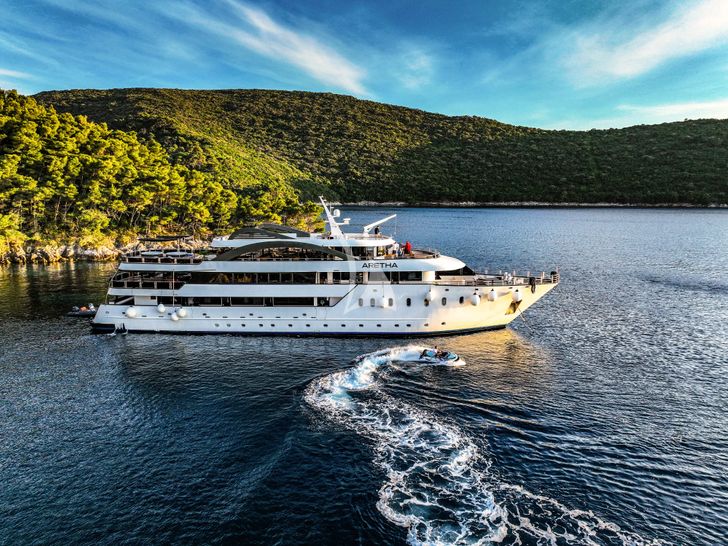 ARETHA Custom Yacht 45m - main profile ARETHA Custom Yacht 45m - main profile