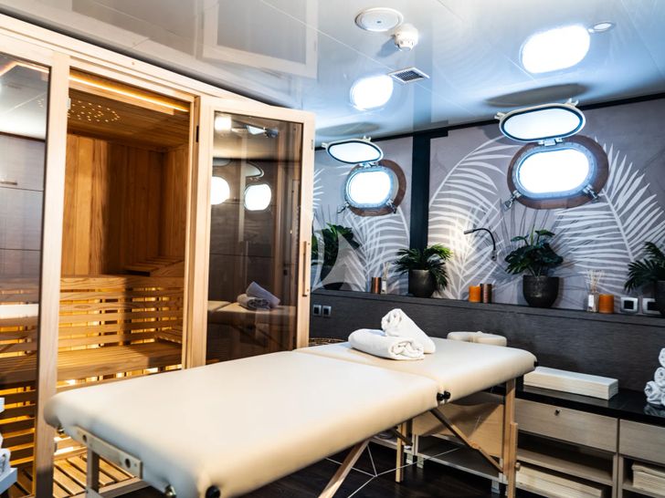 ARETHA Custom Yacht 45m - massage room ARETHA Custom Yacht 45m - massage room