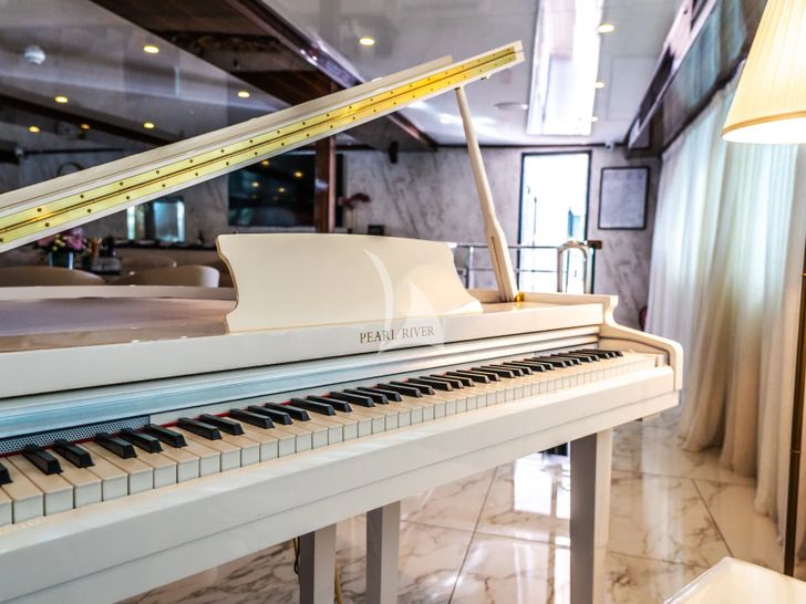 ARETHA Custom Yacht 45m - piano ARETHA Custom Yacht 45m - piano