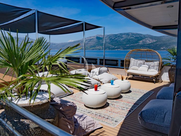 ARETHA Custom Yacht 45m - sun deck lounging and bronzing area ARETHA Custom Yacht 45m - sun deck lounging and bronzing area