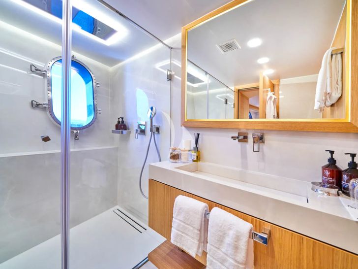 ARGO Custom 55m - VIP cabin bathroom ARGO Custom 55m - VIP cabin bathroom