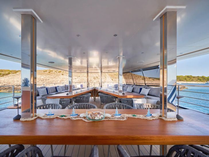 ARGO Custom 55m - alfresco dining ARGO Custom 55m - alfresco dining