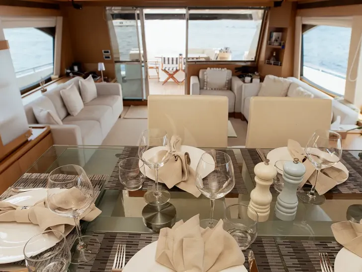 ARGO V Ferretti 780 - indoor dining set up ARGO V Ferretti 780 - indoor dining set up