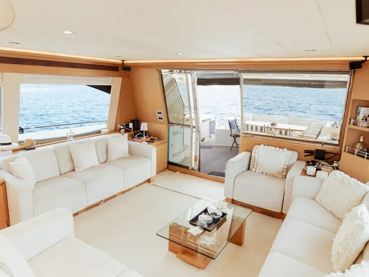 ARGO V Ferretti 780 - saloon ARGO V Ferretti 780 - saloon
