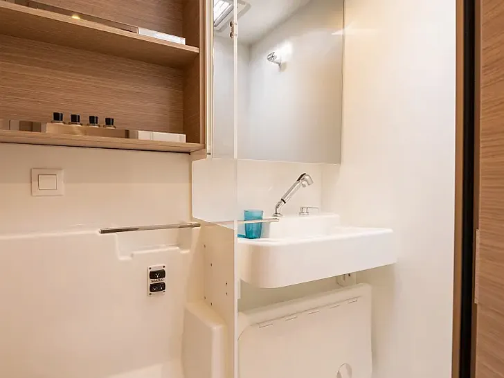 ARIA Lagoon 43 - cabin 4 bathroom ARIA Lagoon 43 - cabin 4 bathroom