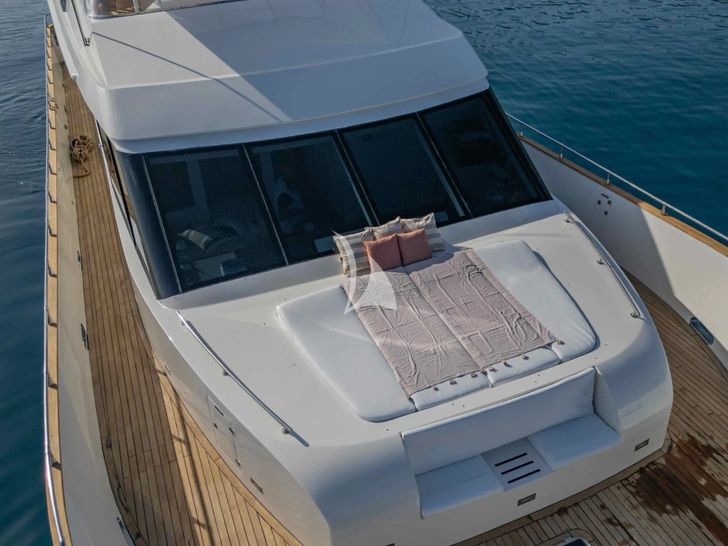 ARIA C.Boat 28m - foredeck ARIA C.Boat 28m - foredeck