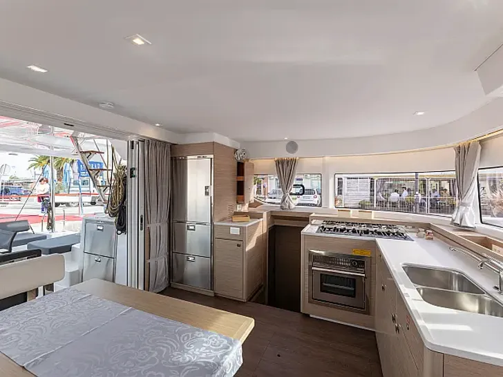 ARIA Lagoon 43 - galley ARIA Lagoon 43 - galley