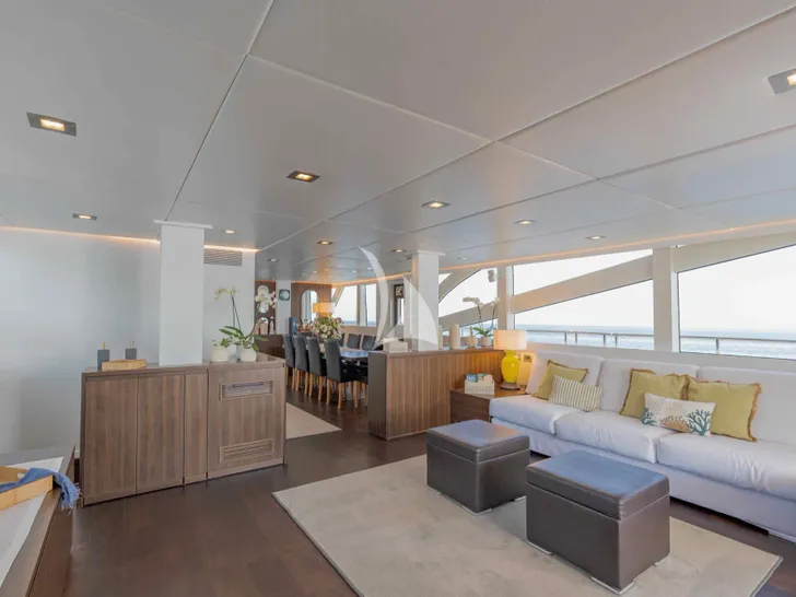 ARIA C.Boat 28m - saloon seating and dining area ARIA C.Boat 28m - saloon seating and dining area
