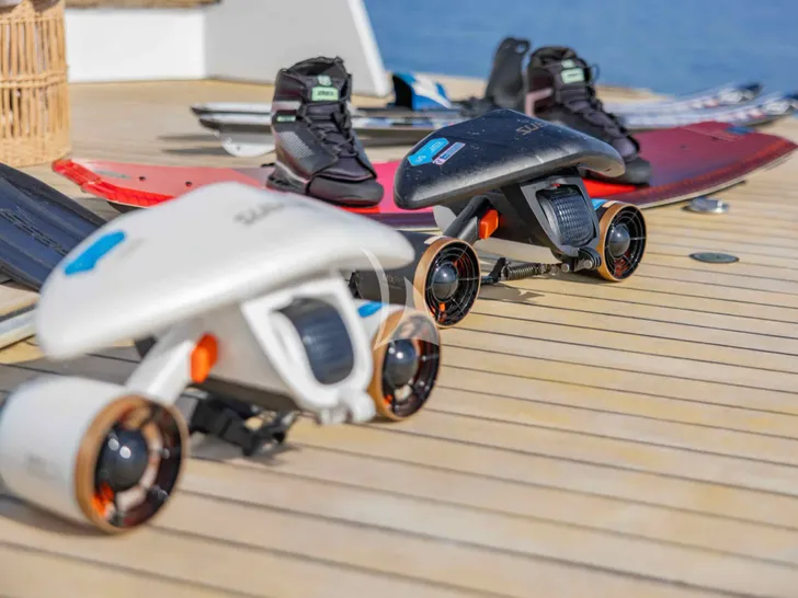 ARIA C.Boat 28m - sea scooters ARIA C.Boat 28m - sea scooters
