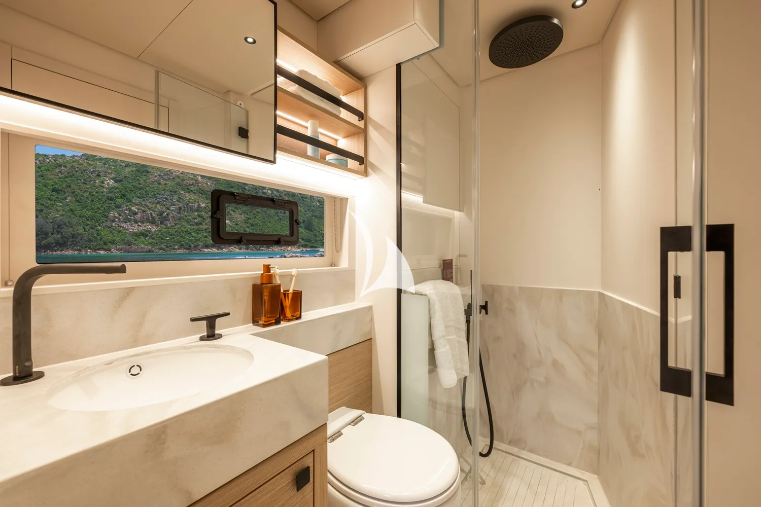 Charter Yacht ARKTOS - Lagoon Eighty 2 - 4 Cabins - Tahiti - French Polynesia