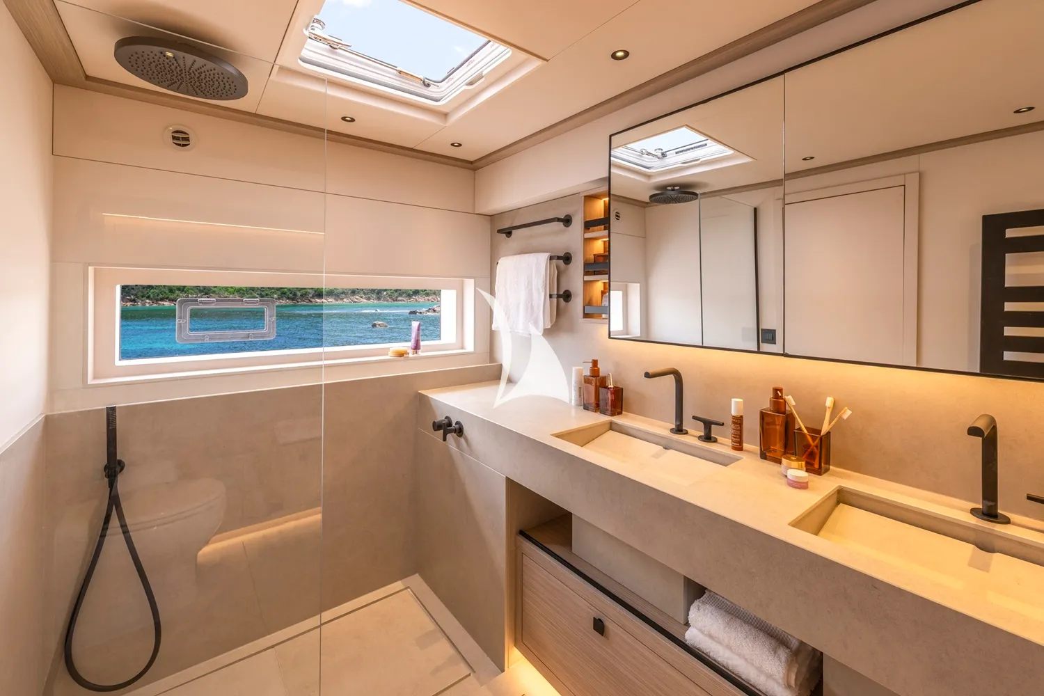 Charter Yacht ARKTOS - Lagoon Eighty 2 - 4 Cabins - Tahiti - French Polynesia
