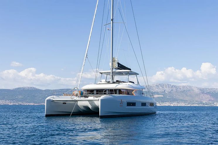 Charter Yacht ARTISAN - Lagoon 55 - 5 Cabins - Split - Dubrovnik - Hvar - Croatia