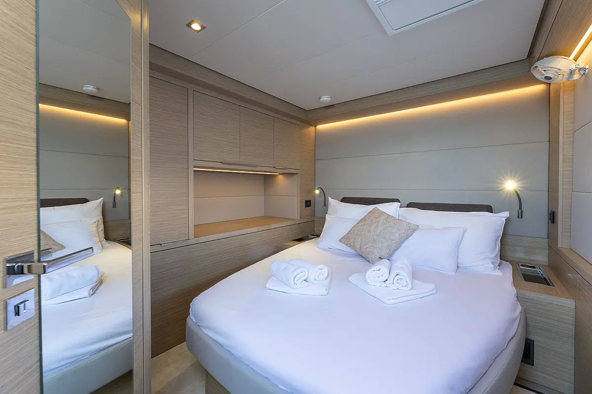 Charter Yacht ARTISAN - Lagoon 55 - 5 Cabins - Split - Dubrovnik - Hvar - Croatia