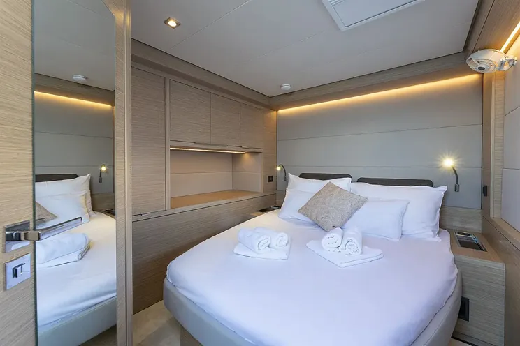 Charter Yacht ARTISAN - Lagoon 55 - 5 Cabins - Split - Dubrovnik - Hvar - Croatia
