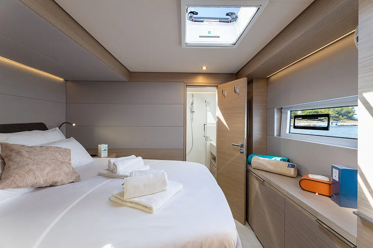 Charter Yacht ARTISAN - Lagoon 55 - 5 Cabins - Split - Dubrovnik - Hvar - Croatia