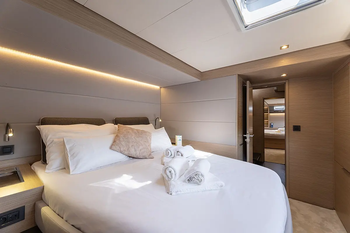 Charter Yacht ARTISAN - Lagoon 55 - 5 Cabins - Split - Dubrovnik - Hvar - Croatia