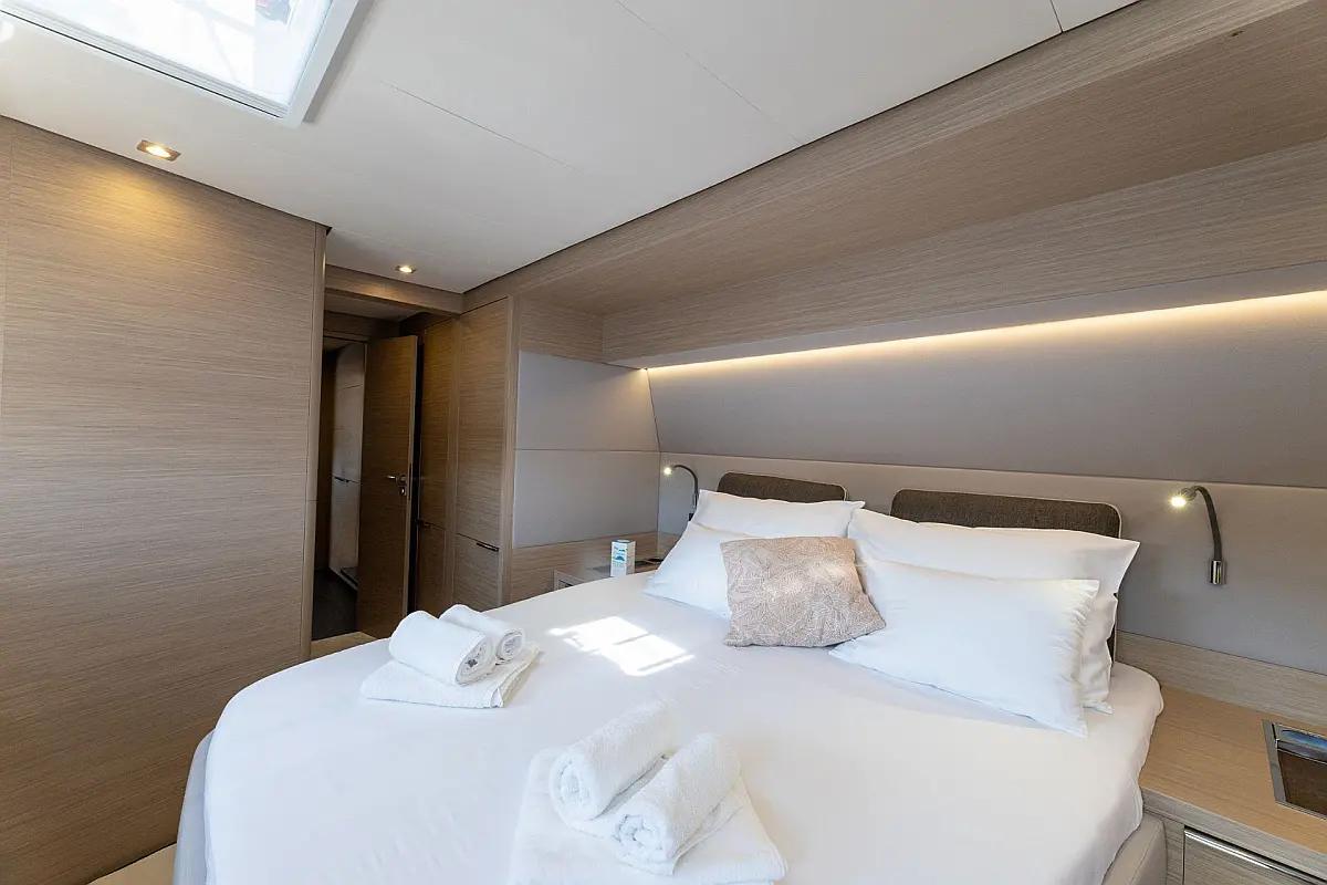 Charter Yacht ARTISAN - Lagoon 55 - 5 Cabins - Split - Dubrovnik - Hvar - Croatia