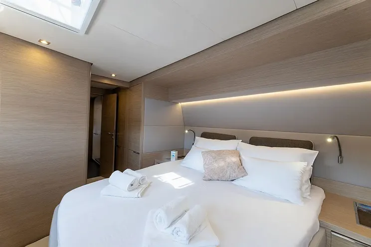 Charter Yacht ARTISAN - Lagoon 55 - 5 Cabins - Split - Dubrovnik - Hvar - Croatia