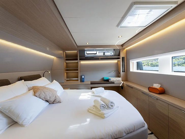 ARTISAN Lagoon 55 - master cabin ARTISAN Lagoon 55 - master cabin