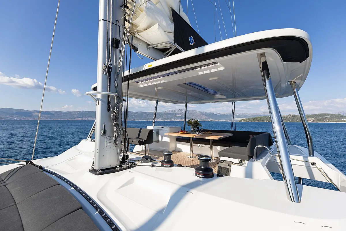 Charter Yacht ARTISAN - Lagoon 55 - 5 Cabins - Split - Dubrovnik - Hvar - Croatia