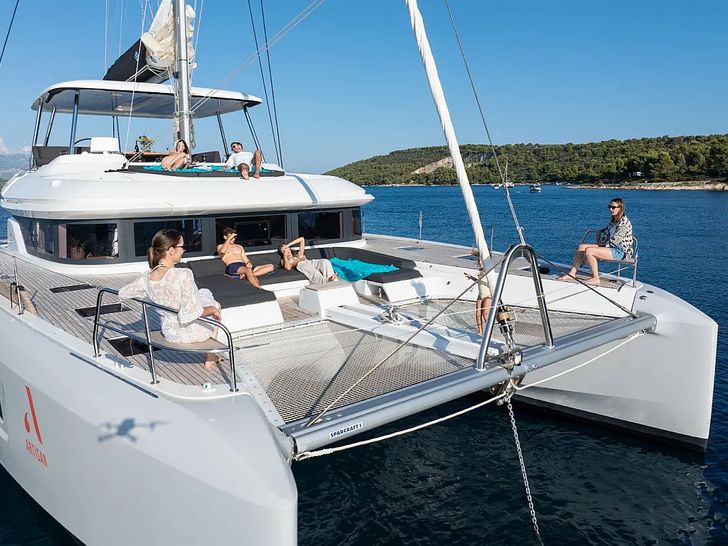 ARTISAN Lagoon 55 - foredeck sunbathing area and net trampolines ARTISAN Lagoon 55 - foredeck sunbathing area and net trampolines