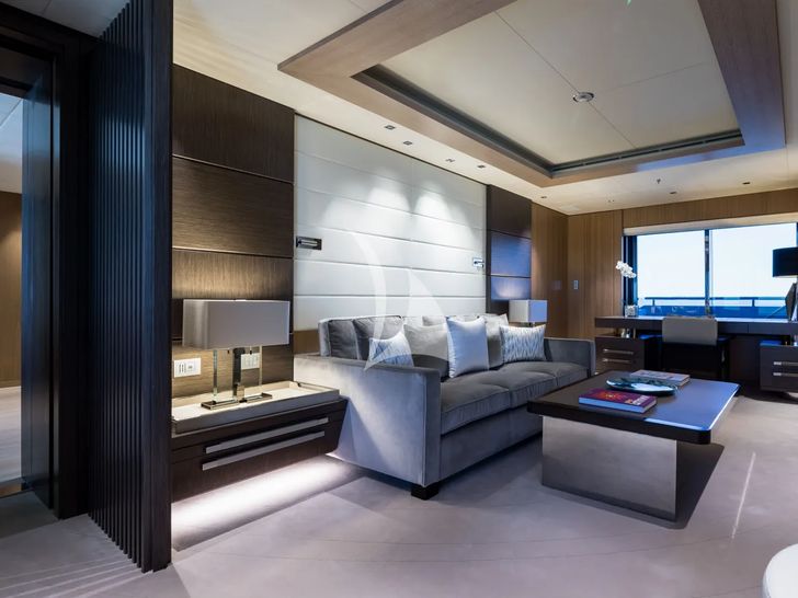 ARTISAN Benetti 63m - master cabin bed ARTISAN Benetti 63m - master cabin bed