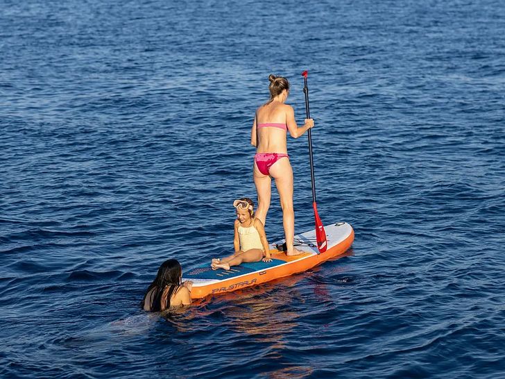 ARTISAN Lagoon 55 - paddleboarding ARTISAN Lagoon 55 - paddleboarding