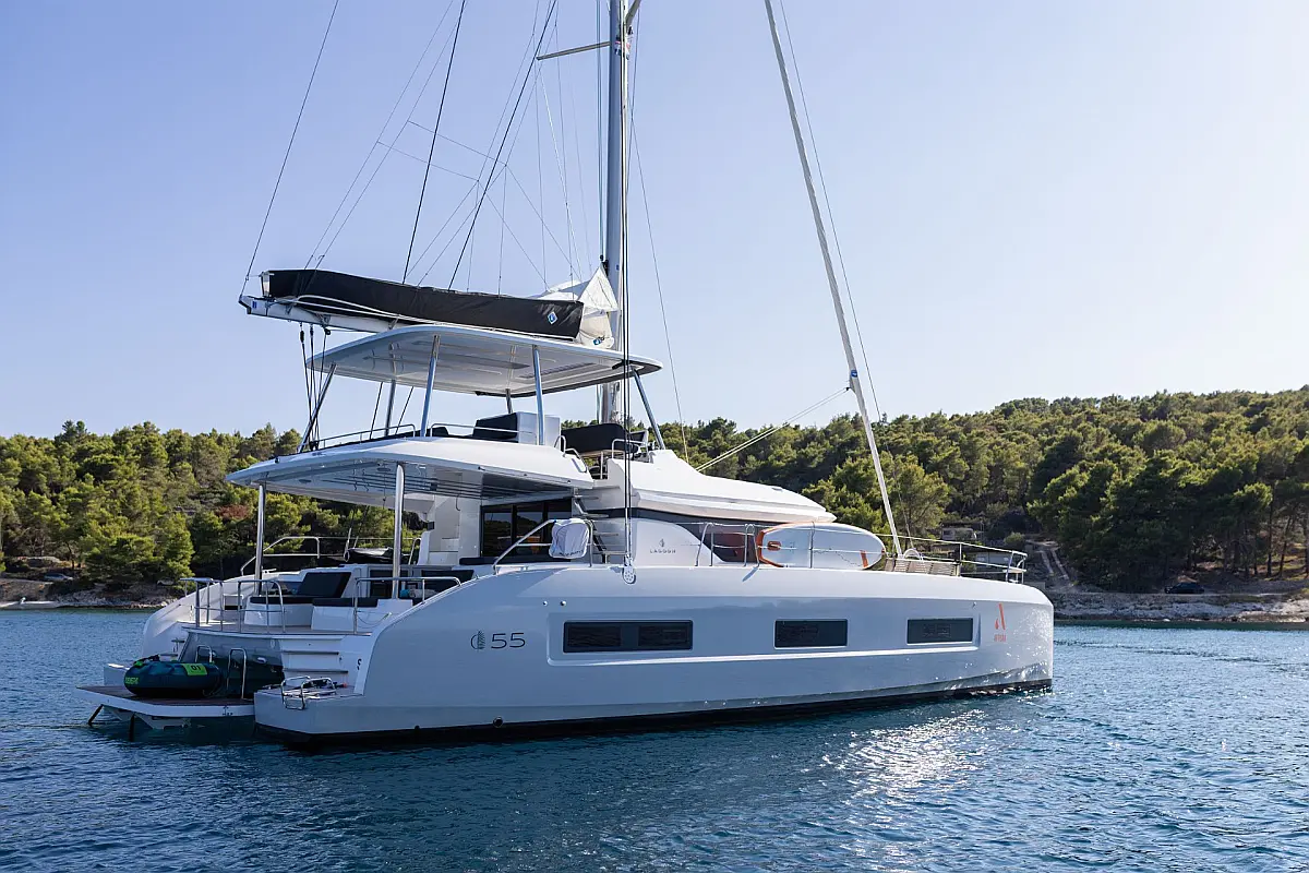 Charter Yacht ARTISAN - Lagoon 55 - 5 Cabins - Split - Dubrovnik - Hvar - Croatia