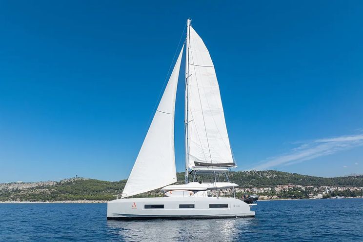 Charter Yacht ARTISAN - Lagoon 55 - 5 Cabins - Split - Dubrovnik - Hvar - Croatia