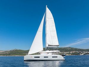 ARTISAN - Lagoon 55 - 5 Cabins - Split - Dubrovnik - Hvar - Croatia ARTISAN - Lagoon 55 - 5 Cabins - Split - Dubrovnik - Hvar - Croatia