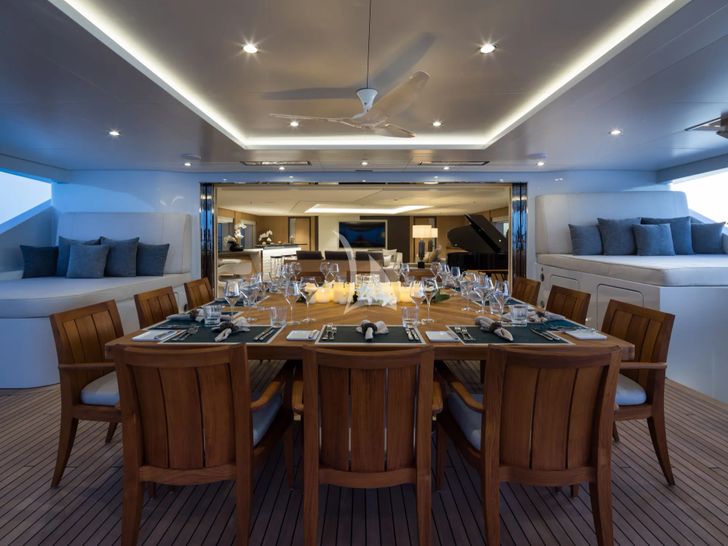 ARTISAN Benetti 63m - sky deck alfresco dining area ARTISAN Benetti 63m - sky deck alfresco dining area