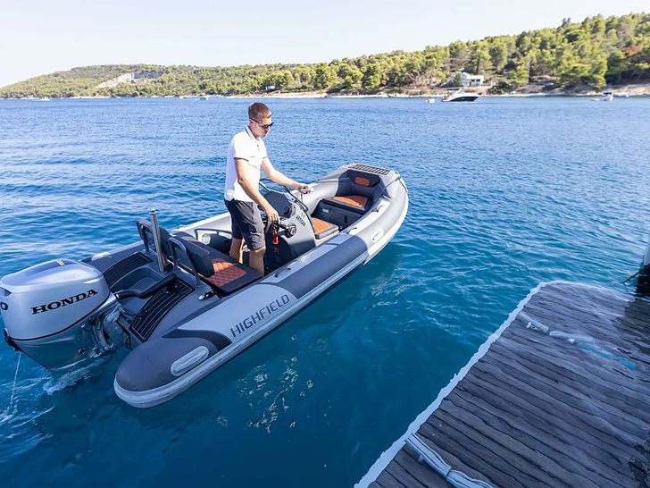 ARTISAN Lagoon 55 - tender ARTISAN Lagoon 55 - tender