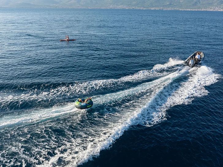 ARTISAN Lagoon 55 - water activities ARTISAN Lagoon 55 - water activities