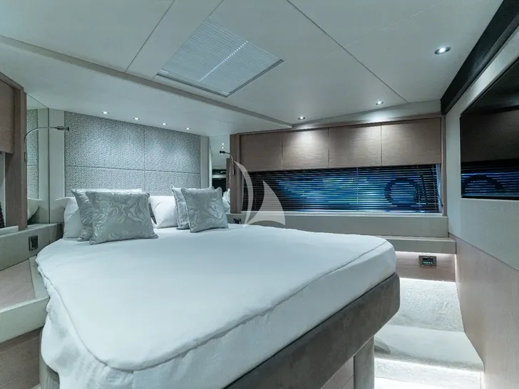 ASCEND Sunseeker 23m - VIP cabin 1 ASCEND Sunseeker 23m - VIP cabin 1